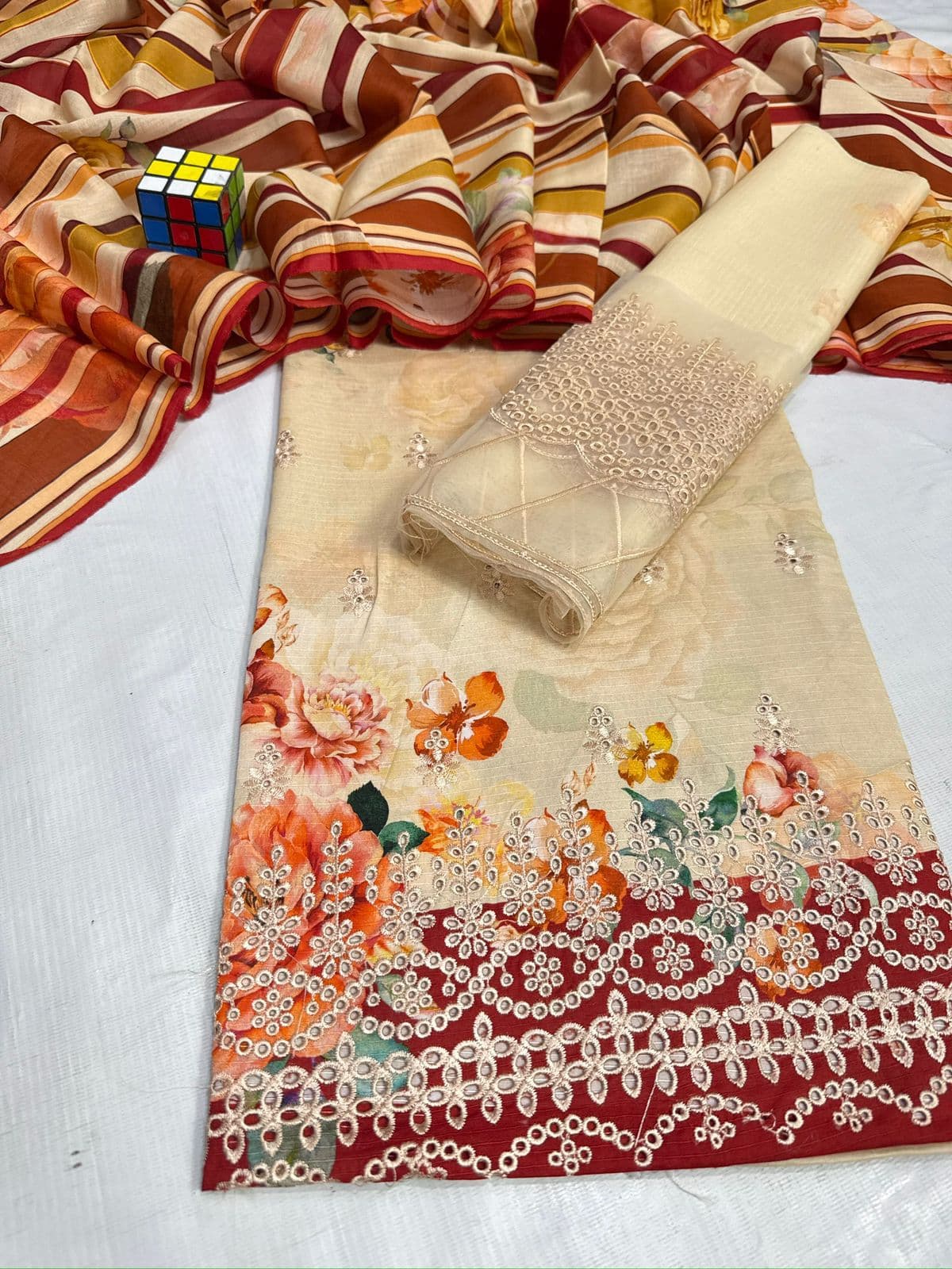 Zeen Embroidered Suit