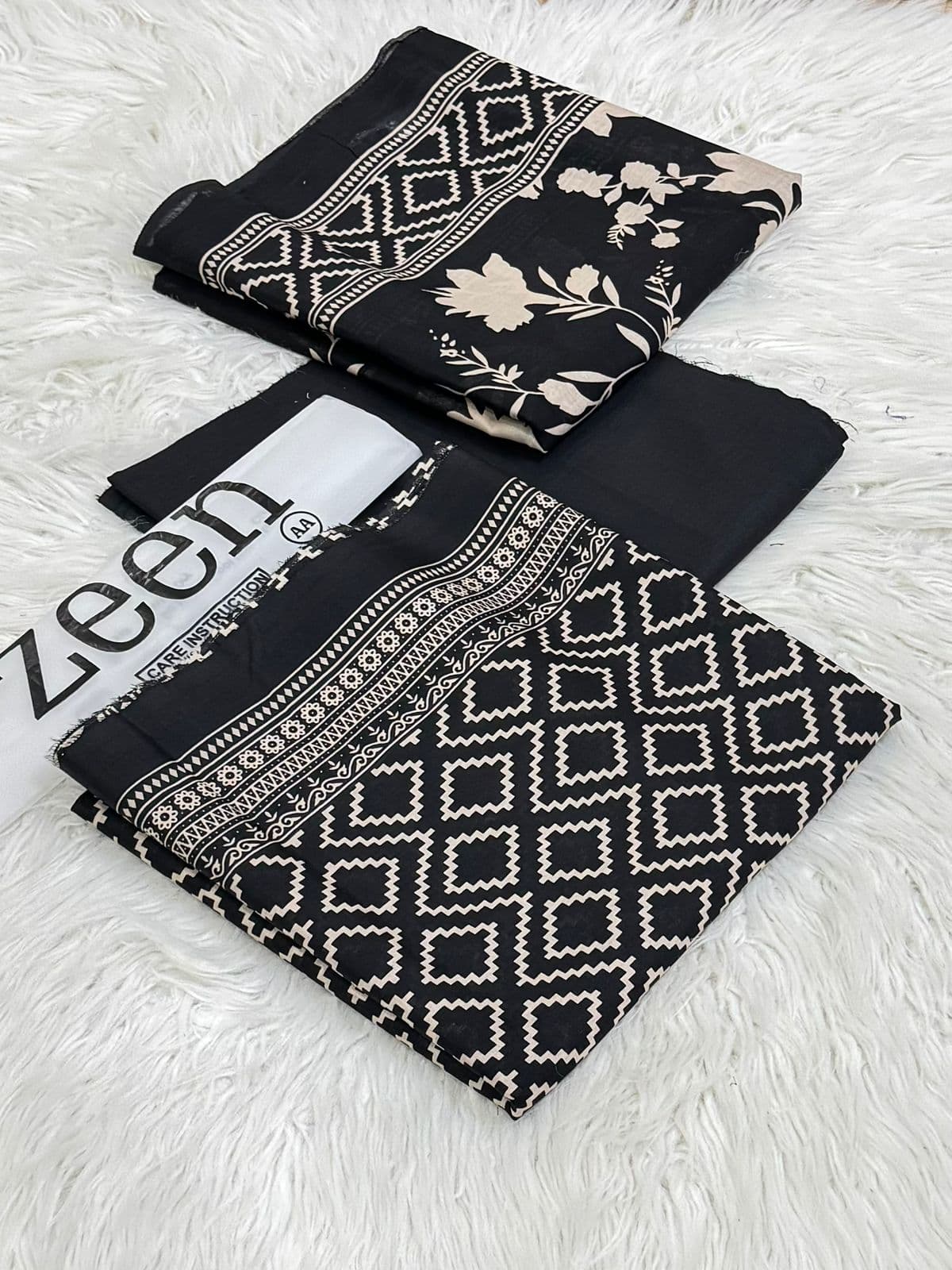 Zeen Lawn