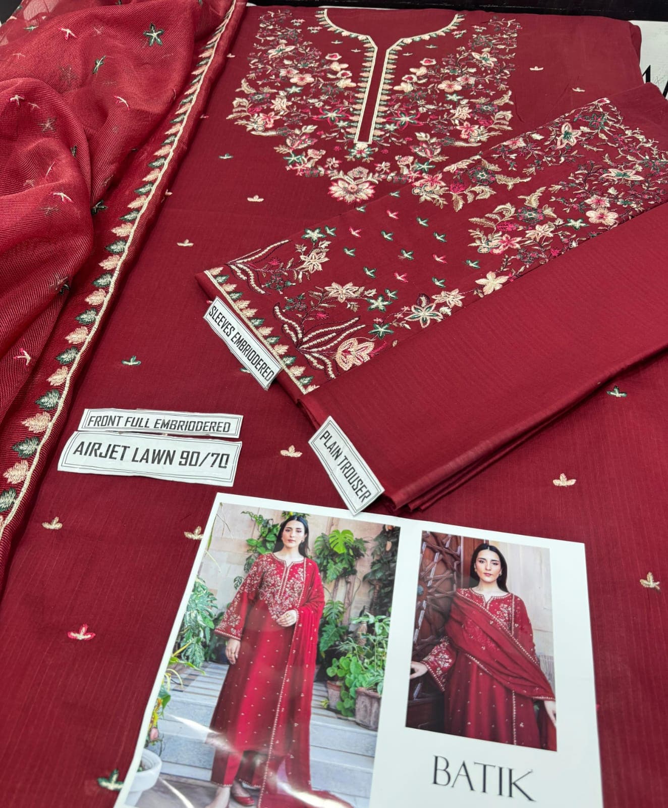 BATIK Lawn