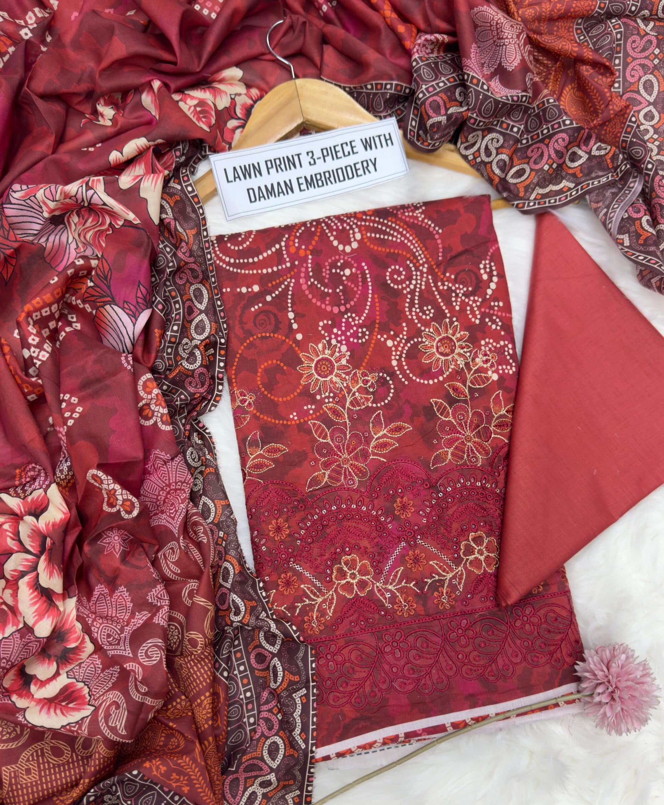 IZNIK Lawn image 1